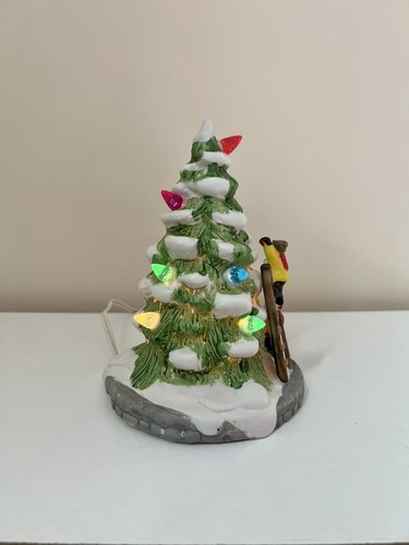 Noma Dickensville Porcelain Lighted Christmas Tree Village Scene 6116 Vtg 1991 - Picture 4 of 10