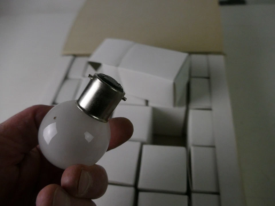 25x Bulb B22D 24V 40W Glühbirnen Glühbirne Leuchtmittel 45x65mm in OVP RB-49 - Bild 4 von 4