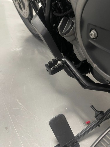Black 80GRIT Shifter Peg Foot Pegs For Harley Nightster 975 Special RH975S 2024 - Picture 3 of 7