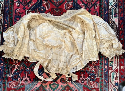 Antique Edwardian Victorian Ivory Silk Two Piece Dress Jacket Skirt Lace c.1900 - Picture 11 of 12
