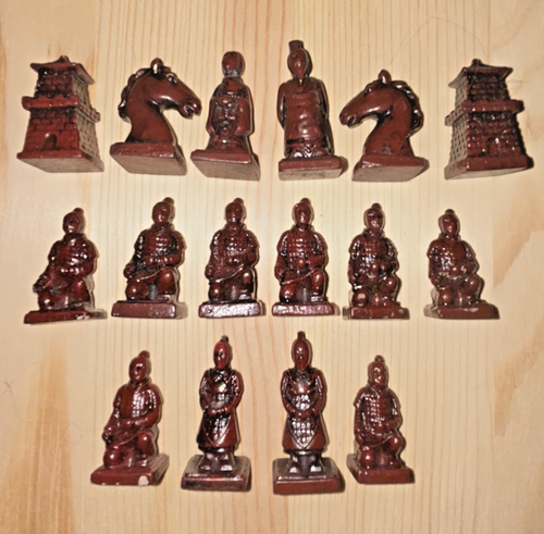 Vintage Chinese Terracotta Warrior Chess Set w/ Wood Box/Board & Dragon Design - Picture 10 of 11
