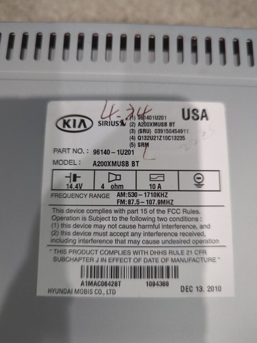 2011-2013 Kia Sorento AM FM CD Bluetooth Radio Stereo Receiver 96140-1U201 - Picture 4 of 5