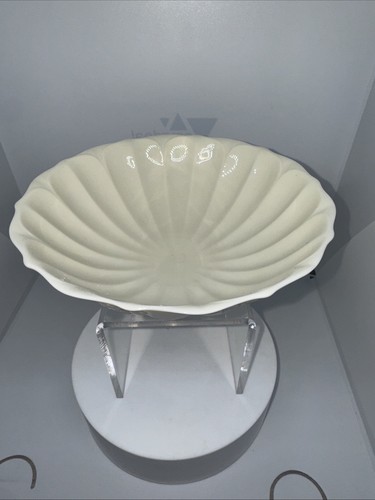Vintage Lenox Lotus Collection Green Mark 9” Footed Creamy White Serving Bowl - Picture 5 of 6