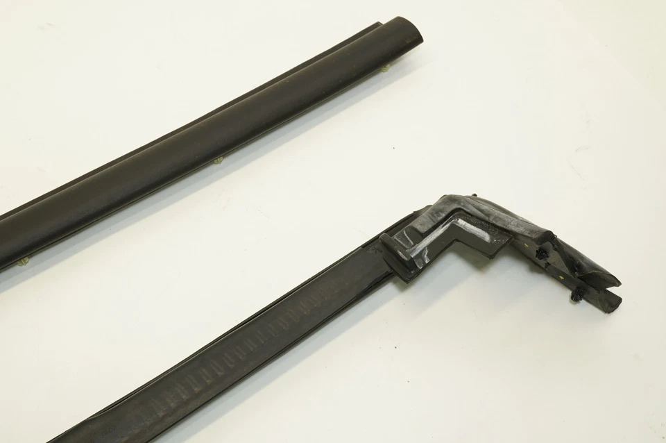 🔅2015-2023 Dodge Challenger cinturón de puerta delantera interior y alféizar 2ry resistente a la intemperie derecha Foto 2 de 4