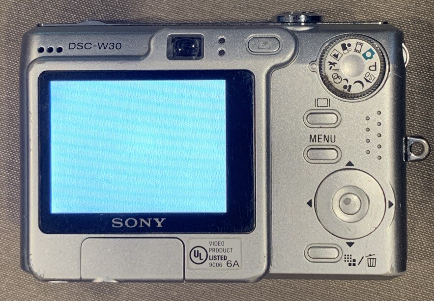 Sony Cyber-shot DSC-W30 6.0MP Digital Camera - Untested For