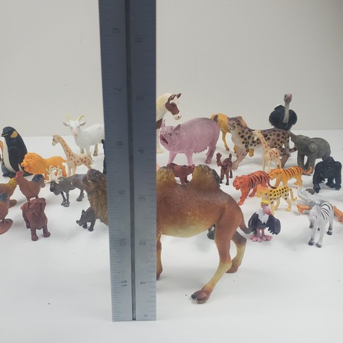 Lot of 43 Unbranded  Animal Toy Figures Dog Puppies Fish Gorillas Moose Birds  - Picture 9 of 13