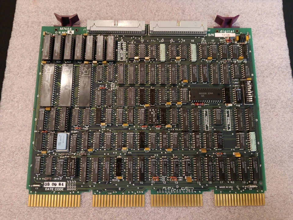 DEC Digital Equipment Corporation M7454 TU80 CONTROLLER (B4) - Image 2 of 4