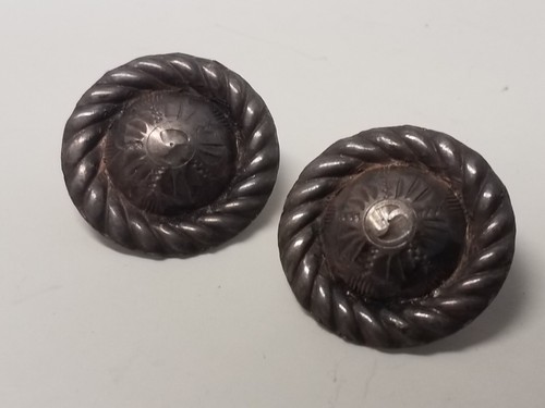 Vintage Round Tarnished Sterling Silver Stud/ Post Earrings 19mm Engraved Art - Picture 2 of 9