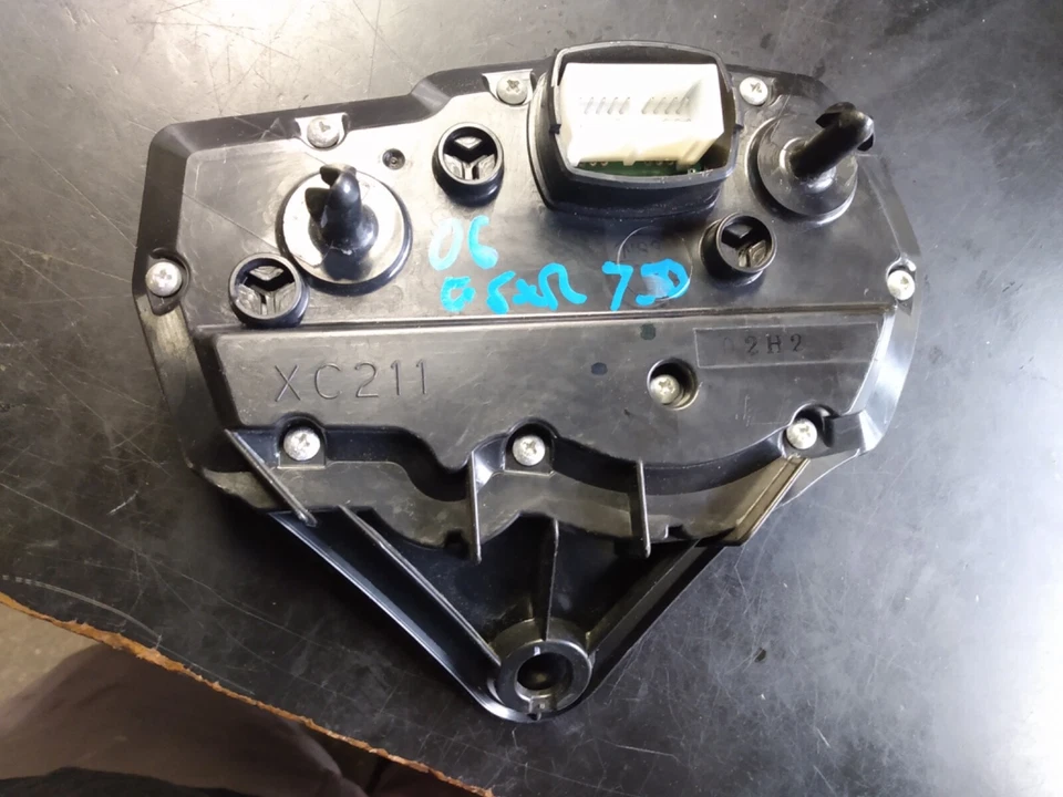 Suzuki GSXR 750 2006 2007 velocímetro Speedo Gauge Cluster 35619 millas 06 07 TACH Foto 2 de 3
