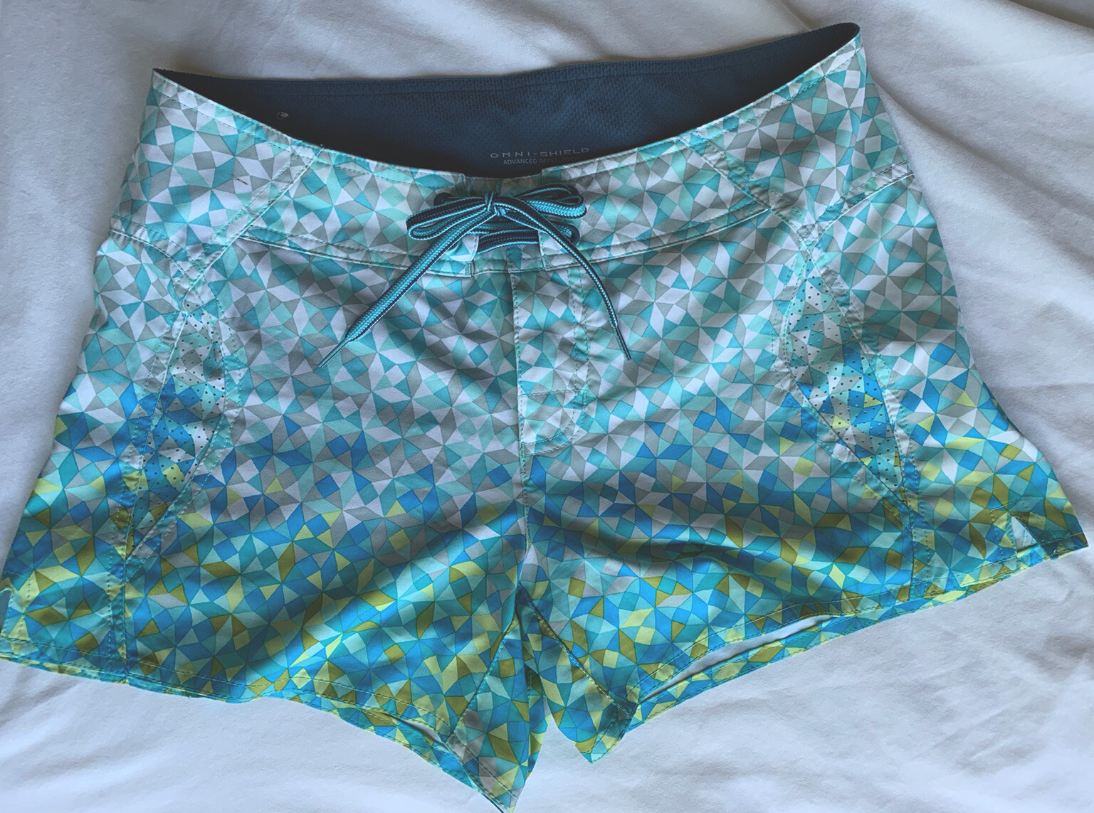 Columbia Omni Shield / OmniShade Tie Board Shorts, S… Gem