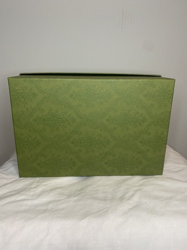 Authentic Green Embossed Gucci Gift Box Medium 10x4x6.5” - Picture 5 of 7