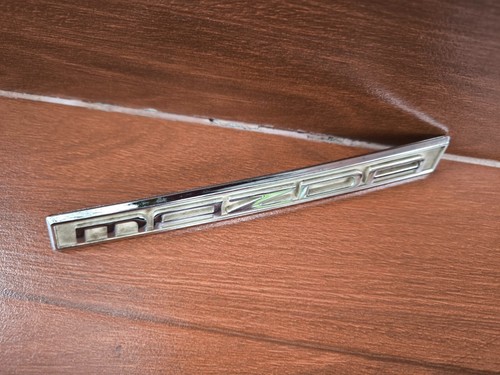 Mazda Vintage Metal Emblem Badge Genuine - Foto 12 di 13