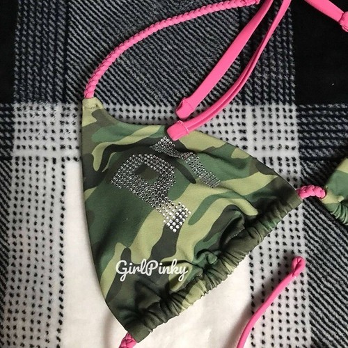 VS ROSA 2 PIEZAS CAMUFLAJE BLING LOGO CUERDA BIKINI TRAJE DE BAÑO EN EXTRA PEQUEÑO - Imagen 5 de 8