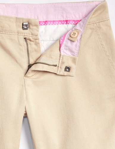 GAP Girls (5) NEW ~ Classic Chino Shorts 6" inseam ADJ Waist Beige Khaki - Picture 2 of 3