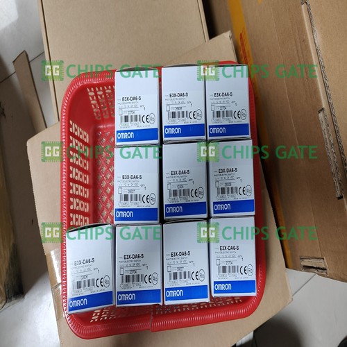 1PCS Brand New Omron PLC E3X-DA6-S Fast Ship - Picture 2 of 2