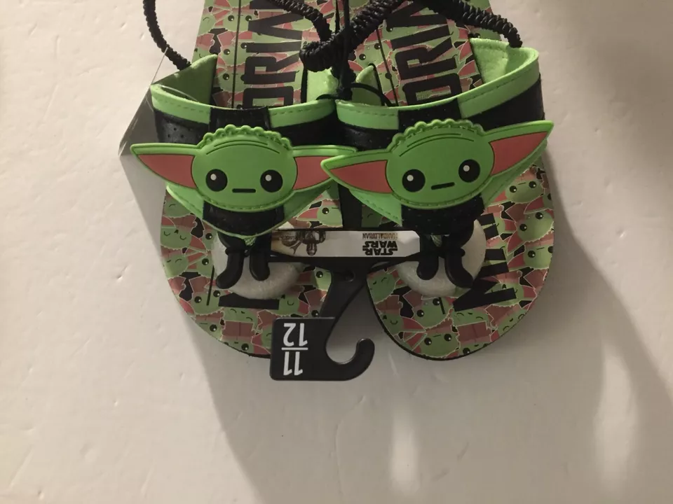 NEW Star Wars Toddler Boys Mandalorian Flip Flops, Size 11/12 - Image 2 of 4