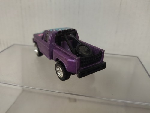 TOYOTA HILUX 4X4 PICKUP SUN PURPLE apx 1:64 MAISTO NO BOX - Foto 4 di 6