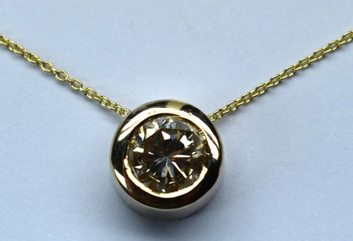 ESTATE 0.92carat diamond solitaire pendant Champagne 14kt Y.gold 18"cable chain