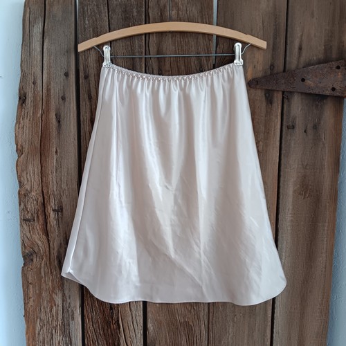 Vintage ORVIS Champagner Satin Rock Halb Slip Mini über Knie Damen Dessous - Bild 3 von 6