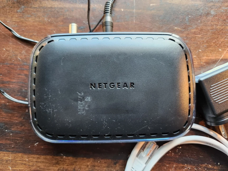 NETGEAR Cable Modem CM400 | For Cable Plans Up to 340 Mbps | DOCSIS 3.0 - Image 2 of 4