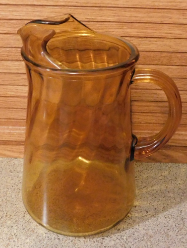 25-626 Vintage Half Gallon Anchor Hocking Amber Gold Drink Beverage Pour Pitcher