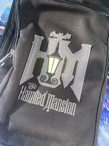 NUEVO con ETIQUETAS DISNEY PARKS MANSIÓN EMBRUJADA MOCHILA DE CABESTRILLO CON CORREA - Imagen 6 de 11