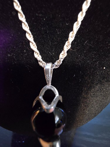 925 stamped rope chain with a black ball pendant framed in 925 sterling - Picture 3 of 10