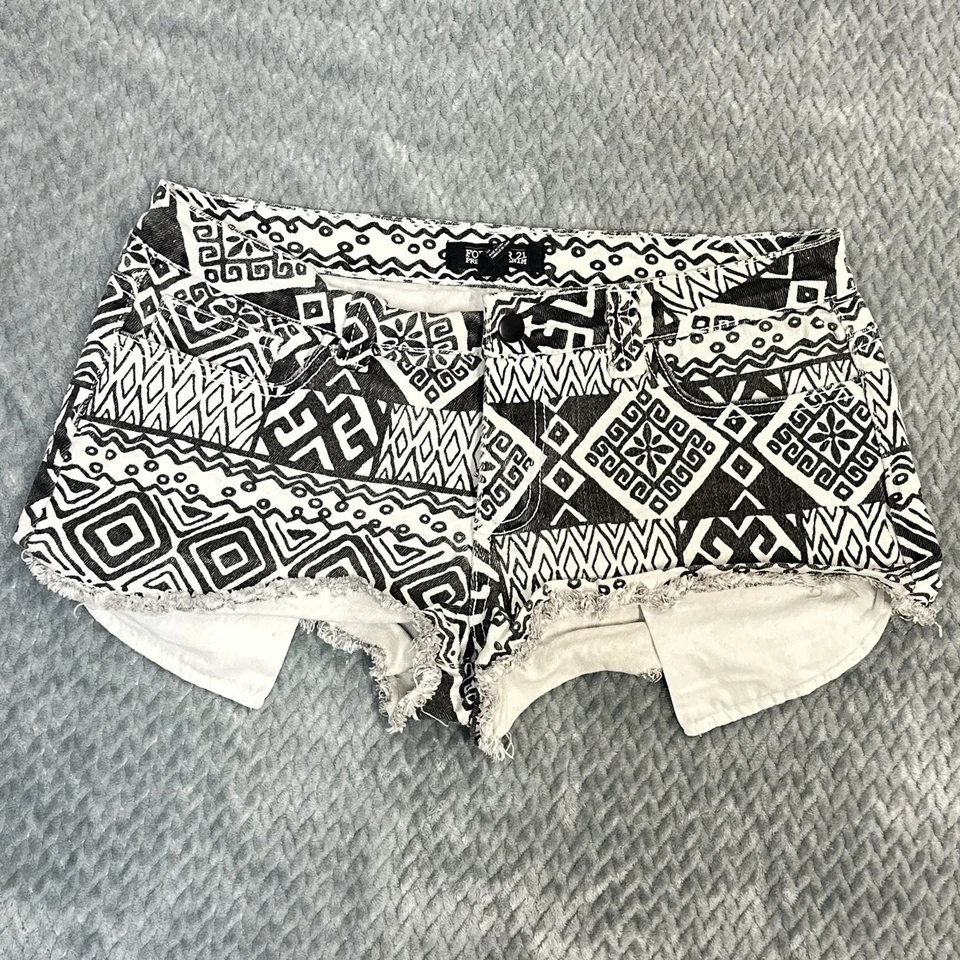 Pantalones Cortos Forever 21 Tiro Bajo 30 Pulgadas Cintura Micro Mini Botín Estampado Azteca Envejecido Foto 2 de 4