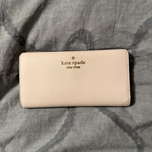 Cartera Saffiano Kate Spade Merengue Madison Grande Delgada Doble Pliegue Precio de venta sugerido por el fabricante $179 - Imagen 3 de 7