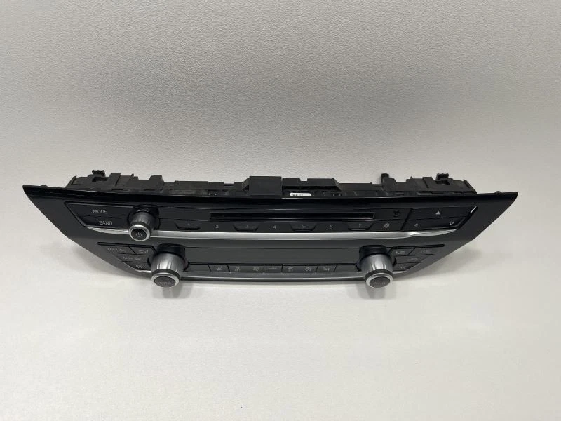 BMW 530i 55098 2017-2020 controlador de calefacción/aire acondicionado y cambiador de DVD negro TC: PLCFK 61K Foto 2 de 4