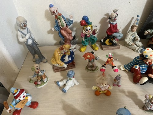 Vintage Clown Lot, Figurines, Porcelain, Etc Lot Of 35 Very Collectable Pieces - Bild 13 von 17