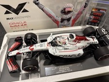 Minichamps 1/18 Oracle Red Bull RB21 2025 #1 Verstappen Japan GP Win Model