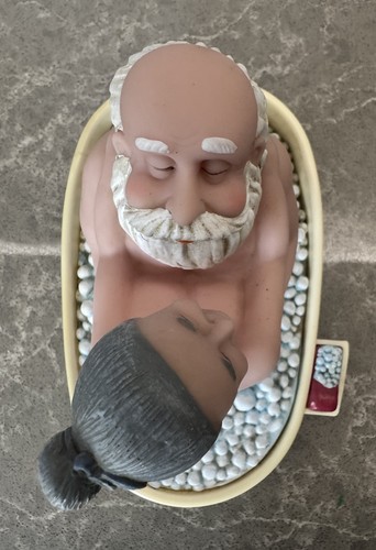 Vintage Plastic Funny Action Toy Sexual Life Of Old Couple - Picture 11 of 16