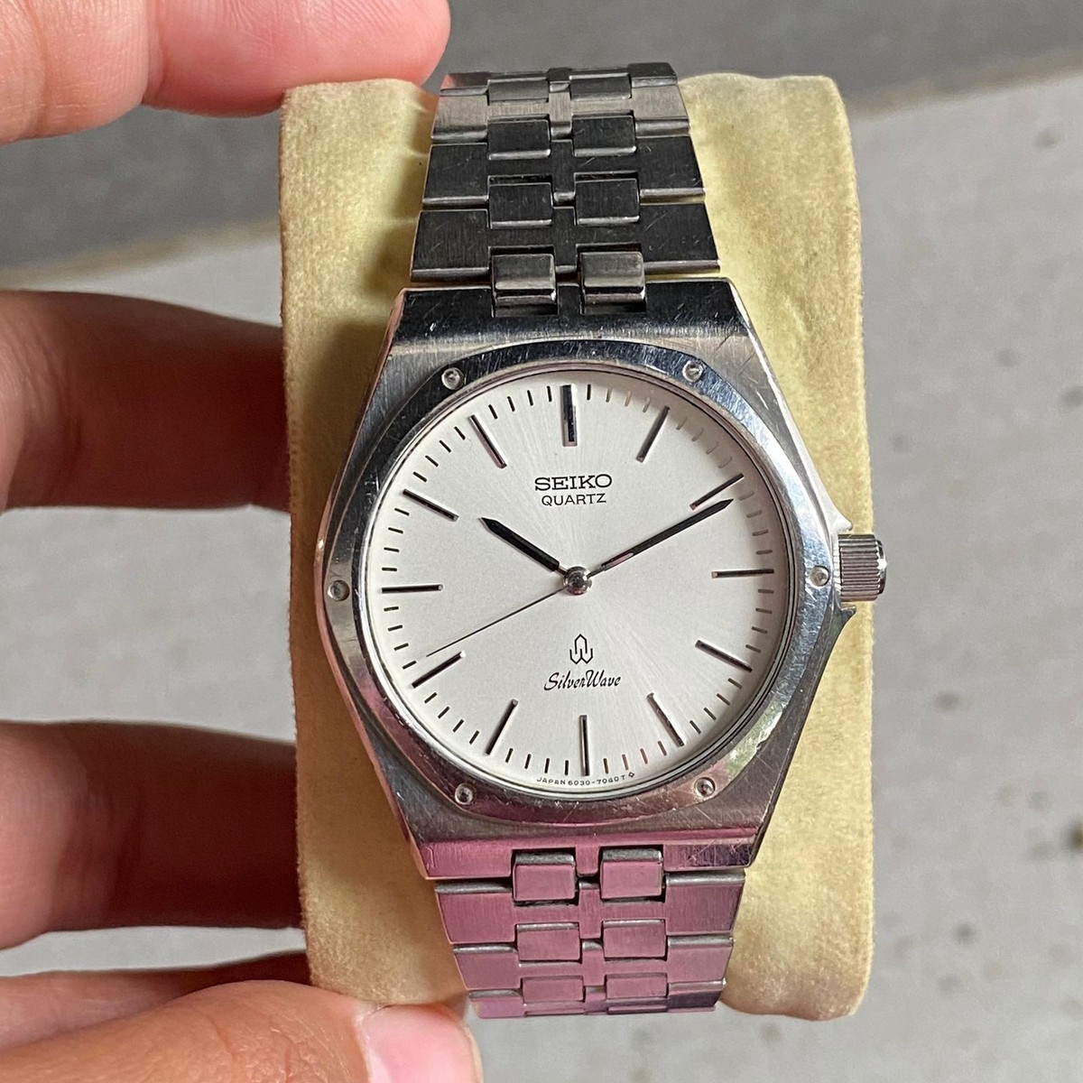 SEIKO セイコー シルバーウェーブ 6030-7040 クォーツ s-l400.jpg