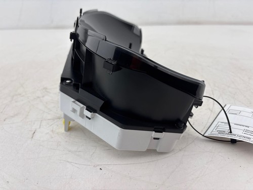 2011 - 2012 Lexus CT200H Instrument Cluster Gauge Speedometer OEM - Picture 4 of 10