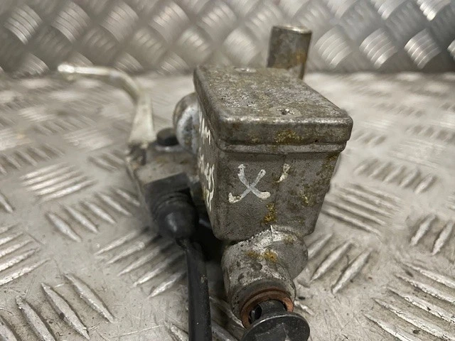 Cilindro maestro freno delantero Yamaha cygnus X ncx 125 X NCX125 2014 Foto 2 de 4