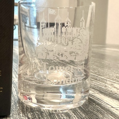 ROYAL SCOT CRYSTAL SHOT GLASS - TOWER OF LONDON - Picture 2 of 6