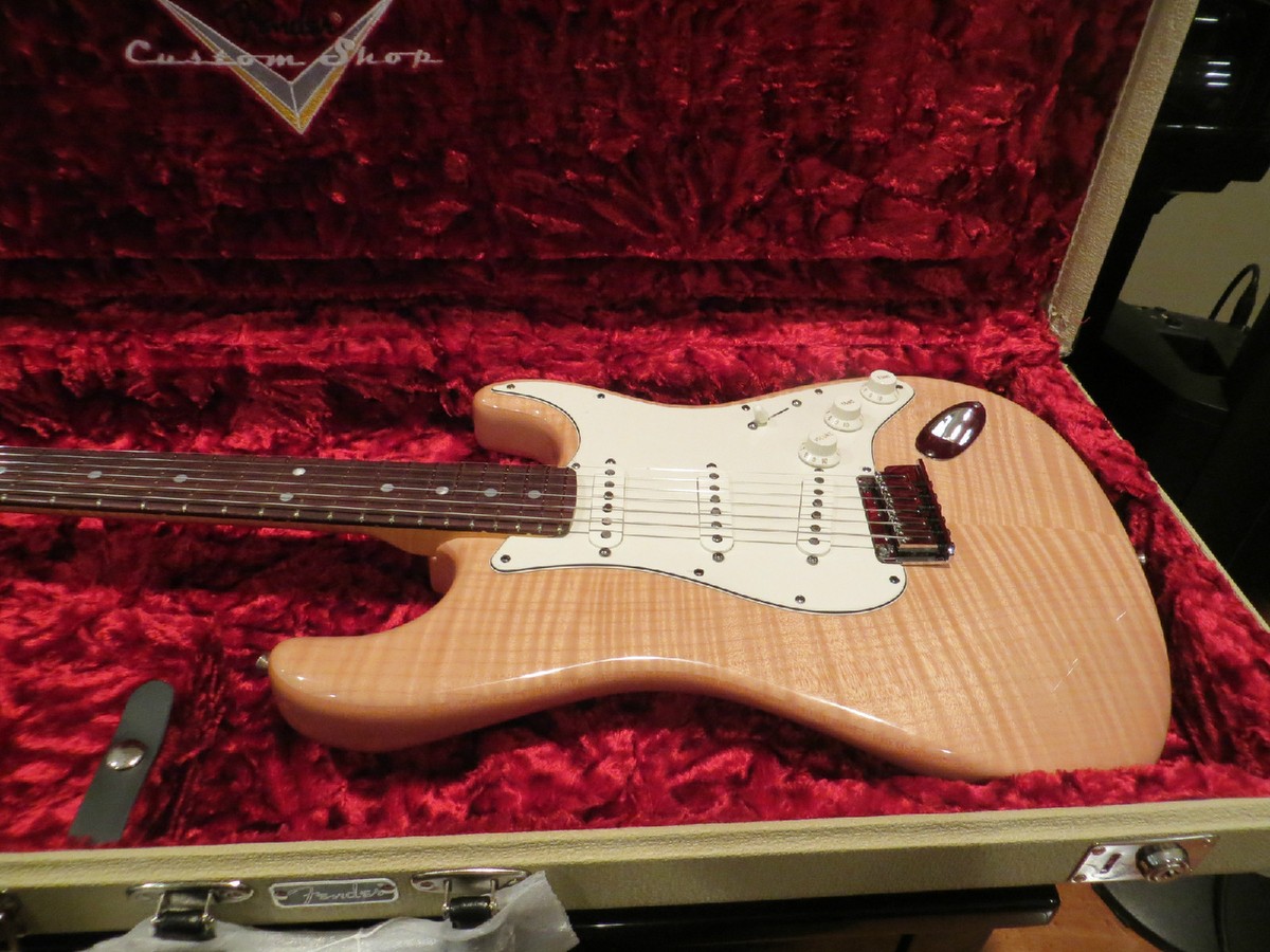 FENDER USA CustomShop Custom Deluxeストラト Fender Custom Shop Custom Deluxe Stratocaster Natural Flame