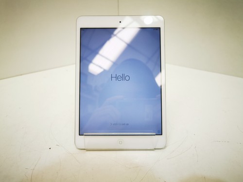 Apple iPad mini 1. Gen (A1432) - 7,9" / Silber / 16GB / iOS 9.3.5