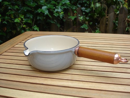 LE CREUSET 17er Kasserolle Gusseisen Emaille Design Enzo Mari 'La Mama' Topf