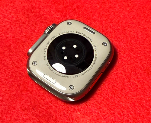 Apple Watch Ultra 2 Titanium 49mm | For Parts - Photo 5 sur 7