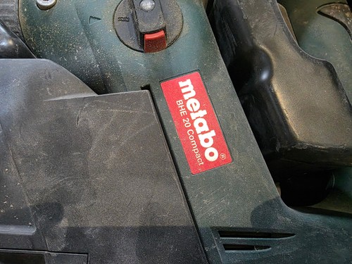 Metabo 110V BHE 20 Compact SDS+ Drill & IDR Built IN Dust Extractor - Picture 3 of 10