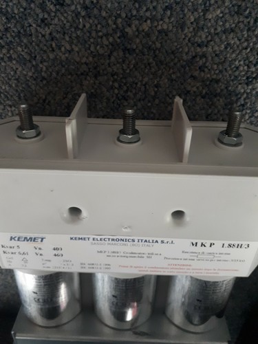 Kemet Condensatore rifasamento tri 3x66,3 µF 10 kvar@400V Vn460V MKP1.88H3 - Picture 5 of 5