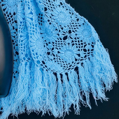 Vintage blue floral shawl, fringe boho wrap turquoise triangle knit sweater - Picture 4 of 5