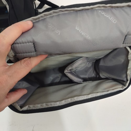 Vanguard VEO 42 Dual Use Backpack Camera and Laptop Raincover Removable Pad Case - Picture 18 of 23
