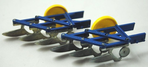 1960* Various 1:32 BRITAINS 9530 Three FURROW PLOUGH 4 FARM Tractors VGC To MINT - Picture 48 of 84