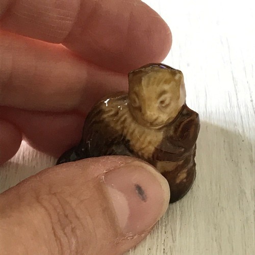 Wade Whimsie Beaver 🦫 Tiny Ornament Ceramic Cute Retro Vintage - Picture 2 of 4