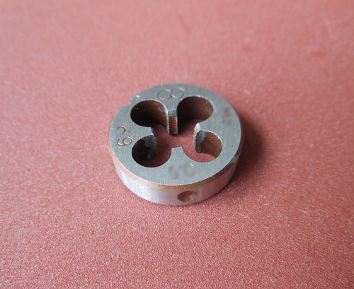 1pcs HSS Right Hand Die R 1/8 - 28 Inch BSPT Dies Threading R 1/8 Taper Pipe Die - Picture 3 of 12