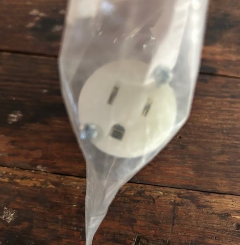 Neu versiegelt Marinco # 5269 15A 125V NEMA 5-15R gerade Klinge Stecker - Bild 5 von 5