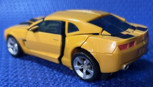 2006 Hasbro Transformers Ultimate Bumblebee Takara Yellow Camaro 5.5" Long - Picture 7 of 14